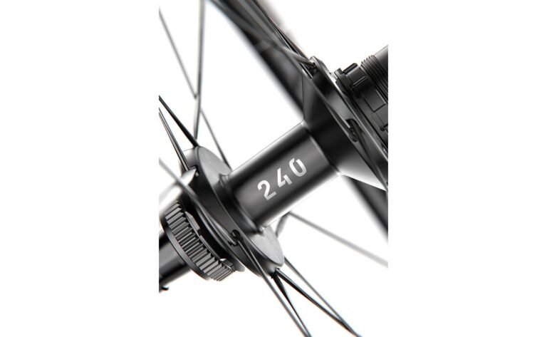 DT Swiss GRC 1400 Dicut 30 DB 28"- Carbon Vorderrad
