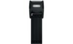 ## ABUS Bordo Big Alarm 6000KA/120 SH Faltschloss Das **ABUS Bordo Big Alarm 6000KA/120 SH Faltschloss** kombiniert die bewährte Konstruktion der ABUS-BORDO-Familie mit einer integrierten Alarmfunktion und bietet damit eine besonders interessante Sicherheitslösung für hochwertige Fahrräder und E-Bikes. Mit einer Länge von **120 cm** ermöglicht das Faltschloss ein komfortables Anschließen des Fahrrads an festen Gegenständen. Gleichzeitig lässt es sich nach der Verwendung platzsparend zusammenfalten und mit der mitgelieferten SH-Halterung direkt am Fahrrad transportieren. ### Hoher Schutz durch stabile Konstruktion Das Schloss besteht aus miteinander verbundenen Schließstäben, die durch spezielle Nieten miteinander verbunden sind. Diese Konstruktion verbindet die hohe Widerstandsfähigkeit eines Faltschlosses mit der Flexibilität, die beim Anschließen eines Fahrrads im Alltag benötigt wird. Darüber hinaus bietet die Länge von **120 cm** viel Spielraum. Dadurch lässt sich das Fahrrad nicht nur an kleineren festen Objekten befestigen, sondern auch komfortabler an größeren Fahrradständern, Laternen oder anderen geeigneten Anschließmöglichkeiten sichern. ### Integrierte Alarmfunktion Eine besondere Eigenschaft des **ABUS Bordo Big Alarm 6000KA/120 SH** ist die integrierte elektronische Alarmfunktion. Sie bietet eine zusätzliche Schutzebene und kann dazu beitragen, Manipulations- oder Diebstahlversuche frühzeitig aufmerksam zu machen. Das Schloss verfügt über akustische Signale, die unter anderem den Batterie- und Aktivitätsstatus anzeigen. Für den Transport gibt es außerdem eine praktische Transportposition: Wird der Schließstab nicht vollständig eingesteckt, bleibt die Alarmfunktion deaktiviert. Wird der Schließstab dagegen vollständig eingesteckt und das Schloss abgeschlossen, wird die Alarmfunktion aktiviert. ### ABUS XPlus-Zylinder Für zusätzlichen Schutz ist das Faltschloss mit einem **ABUS XPlus-Zylinder** ausgestattet. Dieser wurde speziell entwickelt, um einen hohen Schutz gegen Manipulationsversuche wie beispielsweise Picking zu bieten. Damit eignet sich das Schloss besonders für Nutzer, die ihr hochwertiges Fahrrad oder E-Bike regelmäßig im öffentlichen Raum abstellen und Wert auf ein erhöhtes Sicherheitsniveau legen. ### Praktische SH-Halterung Zum Lieferumfang gehört die **SH-Schlosshalterung**, mit der das Faltschloss bequem am Fahrrad transportiert werden kann. Dadurch muss das relativ schwere Schloss nicht während der gesamten Fahrt in einem Rucksack oder einer Tasche mitgeführt werden. Nach dem Abschließen kann das Faltschloss wieder zusammengefaltet und in der Halterung befestigt werden. Somit bleibt es während der Fahrt ordentlich verstaut und ist bei Bedarf schnell wieder verfügbar. ### Geeignet für hochwertige Fahrräder und E-Bikes ABUS empfiehlt das **Bordo Big Alarm 6000KA/120 SH** insbesondere zur Absicherung guter und hochwertiger Zweiräder bei erhöhtem Diebstahlrisiko. Mit einem Gewicht von etwa **1.700 g** bietet das Schloss eine robuste Sicherheitslösung, wobei das höhere Gewicht durch die zusätzliche Alarmtechnik und die stabile Konstruktion bedingt ist. Die schwarze Ausführung sorgt gleichzeitig für ein dezentes Erscheinungsbild und passt optisch zu zahlreichen Fahrradtypen. ### Technische Daten * **Modell:** ABUS Bordo Big Alarm 6000KA/120 * **Produkttyp:** Faltschloss mit Alarmfunktion * **Farbe:** Schwarz * **Schließart:** Schlüssel * **Länge:** 120 cm * **Zylinder:** ABUS XPlus * **Alarmfunktion:** Ja * **Gewicht:** ca. 1.700 g * **Halterung:** SH-Halterung inklusive * **EAN:** 4003318620904 ### Fazit Das **ABUS Bordo Big Alarm 6000KA/120 SH Faltschloss** ist eine vielseitige Sicherheitslösung für Radfahrer, die ihr Fahrrad mit einem zusätzlichen akustischen Schutzmechanismus sichern möchten. Die Kombination aus stabilen Faltschlossstäben, **120 cm Länge**, **ABUS XPlus-Zylinder**, integrierter Alarmfunktion und praktischer SH-Halterung macht es besonders interessant für hochwertige Fahrräder und E-Bikes. Dank der faltbaren Konstruktion lässt sich das Schloss flexibel einsetzen und anschließend platzsparend am Fahrrad transportieren. Gleichzeitig sorgt die Alarmfunktion für eine zusätzliche Abschreckung bei Manipulationsversuchen. Wer Wert auf eine Kombination aus **Sicherheit, Flexibilität und komfortablem Transport** legt, erhält mit diesem ABUS-Faltschloss eine durchdachte Lösung für den täglichen Einsatz. **Hinweis:** Die technischen Angaben beziehen sich auf die von ABUS ausgewiesene Version **BORDO Big Alarm 6000KA/120 schwarz + Halter SH**. Technische Änderungen durch den Hersteller sind grundsätzlich möglich. Das **ABUS Bordo Big Alarm 6000KA/120 SH Faltschloss** kombiniert die bewährte Konstruktion der ABUS-BORDO-Familie mit einer integrierten Alarmfunktion und bietet damit eine besonders interessante Sicherheitslösung für hochwertige Fahrräder und E-Bikes. Mit einer Länge von **120 cm** ermöglicht das Faltschloss ein komfortables Anschließen des Fahrrads an festen Gegenständen. Gleichzeitig lässt es sich nach der Verwendung platzsparend zusammenfalten und mit der mitgelieferten SH-Halterung direkt am Fahrrad transportieren. ### Hoher Schutz durch stabile Konstruktion Das Schloss besteht aus miteinander verbundenen Schließstäben, die durch spezielle Nieten miteinander verbunden sind. Diese Konstruktion verbindet die hohe Widerstandsfähigkeit eines Faltschlosses mit der Flexibilität, die beim Anschließen eines Fahrrads im Alltag benötigt wird. Darüber hinaus bietet die Länge von **120 cm** viel Spielraum. Dadurch lässt sich das Fahrrad nicht nur an kleineren festen Objekten befestigen, sondern auch komfortabler an größeren Fahrradständern, Laternen oder anderen geeigneten Anschließmöglichkeiten sichern. ### Integrierte Alarmfunktion Eine besondere Eigenschaft des **ABUS Bordo Big Alarm 6000KA/120 SH** ist die integrierte elektronische Alarmfunktion. Sie bietet eine zusätzliche Schutzebene und kann dazu beitragen, Manipulations- oder Diebstahlversuche frühzeitig aufmerksam zu machen. Das Schloss verfügt über akustische Signale, die unter anderem den Batterie- und Aktivitätsstatus anzeigen. Für den Transport gibt es außerdem eine praktische Transportposition: Wird der Schließstab nicht vollständig eingesteckt, bleibt die Alarmfunktion deaktiviert. Wird der Schließstab dagegen vollständig eingesteckt und das Schloss abgeschlossen, wird die Alarmfunktion aktiviert. ### ABUS XPlus-Zylinder Für zusätzlichen Schutz ist das Faltschloss mit einem **ABUS XPlus-Zylinder** ausgestattet. Dieser wurde speziell entwickelt, um einen hohen Schutz gegen Manipulationsversuche wie beispielsweise Picking zu bieten. Damit eignet sich das Schloss besonders für Nutzer, die ihr hochwertiges Fahrrad oder E-Bike regelmäßig im öffentlichen Raum abstellen und Wert auf ein erhöhtes Sicherheitsniveau legen. ### Praktische SH-Halterung Zum Lieferumfang gehört die **SH-Schlosshalterung**, mit der das Faltschloss bequem am Fahrrad transportiert werden kann. Dadurch muss das relativ schwere Schloss nicht während der gesamten Fahrt in einem Rucksack oder einer Tasche mitgeführt werden. Nach dem Abschließen kann das Faltschloss wieder zusammengefaltet und in der Halterung befestigt werden. Somit bleibt es während der Fahrt ordentlich verstaut und ist bei Bedarf schnell wieder verfügbar. ### Geeignet für hochwertige Fahrräder und E-Bikes ABUS empfiehlt das **Bordo Big Alarm 6000KA/120 SH** insbesondere zur Absicherung guter und hochwertiger Zweiräder bei erhöhtem Diebstahlrisiko. Mit einem Gewicht von etwa **1.700 g** bietet das Schloss eine robuste Sicherheitslösung, wobei das höhere Gewicht durch die zusätzliche Alarmtechnik und die stabile Konstruktion bedingt ist. Die schwarze Ausführung sorgt gleichzeitig für ein dezentes Erscheinungsbild und passt optisch zu zahlreichen Fahrradtypen. ### Technische Daten * **Modell:** ABUS Bordo Big Alarm 6000KA/120 * **Produkttyp:** Faltschloss mit Alarmfunktion * **Farbe:** Schwarz * **Schließart:** Schlüssel * **Länge:** 120 cm * **Zylinder:** ABUS XPlus * **Alarmfunktion:** Ja * **Gewicht:** ca. 1.700 g * **Halterung:** SH-Halterung inklusive * **EAN:** 4003318620904 ### Fazit Das **ABUS Bordo Big Alarm 6000KA/120 SH Faltschloss** ist eine vielseitige Sicherheitslösung für Radfahrer, die ihr Fahrrad mit einem zusätzlichen akustischen Schutzmechanismus sichern möchten. Die Kombination aus stabilen Faltschlossstäben, **120 cm Länge**, **ABUS XPlus-Zylinder**, integrierter Alarmfunktion und praktischer SH-Halterung macht es besonders interessant für hochwertige Fahrräder und E-Bikes. Dank der faltbaren Konstruktion lässt sich das Schloss flexibel einsetzen und anschließend platzsparend am Fahrrad transportieren. Gleichzeitig sorgt die Alarmfunktion für eine zusätzliche Abschreckung bei Manipulationsversuchen. Wer Wert auf eine Kombination aus **Sicherheit, Flexibilität und komfortablem Transport** legt, erhält mit diesem ABUS-Faltschloss eine durchdachte Lösung für den täglichen Einsatz. **Hinweis:** Die technischen Angaben beziehen sich auf die von ABUS ausgewiesene Version **BORDO Big Alarm 6000KA/120 schwarz + Halter SH**. Technische Änderungen durch den Hersteller sind grundsätzlich möglich.